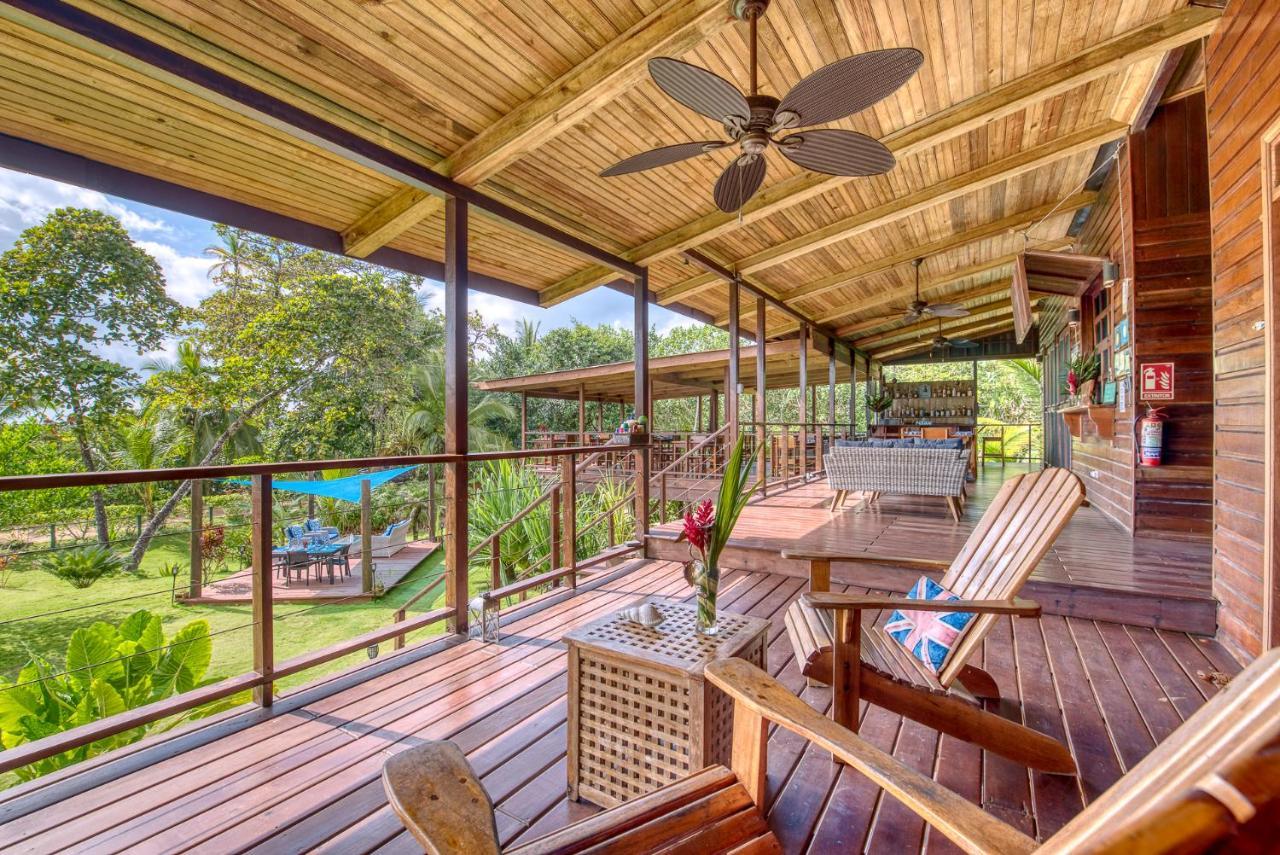 Oasis Bluff Couette-café 5*