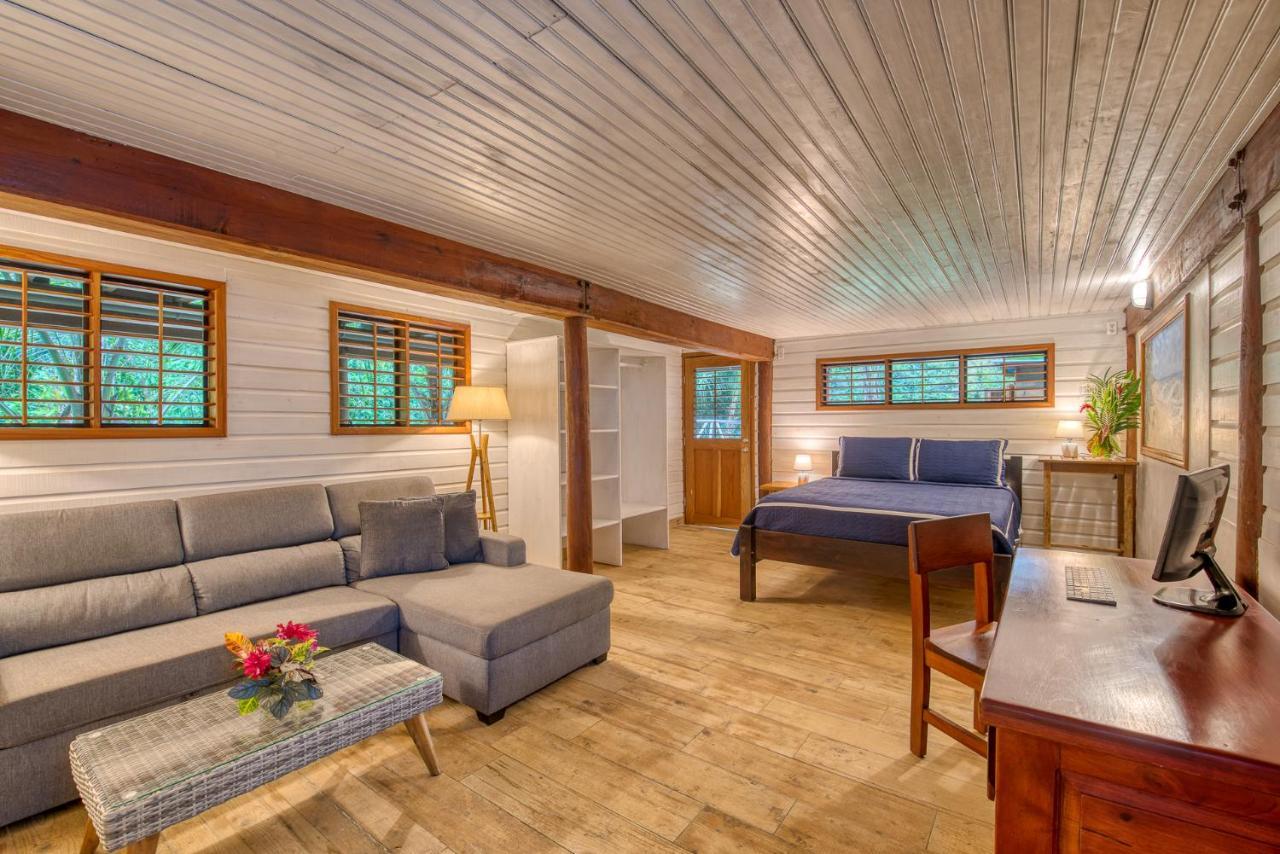 Oasis Bluff Bed & Breakfast 5*