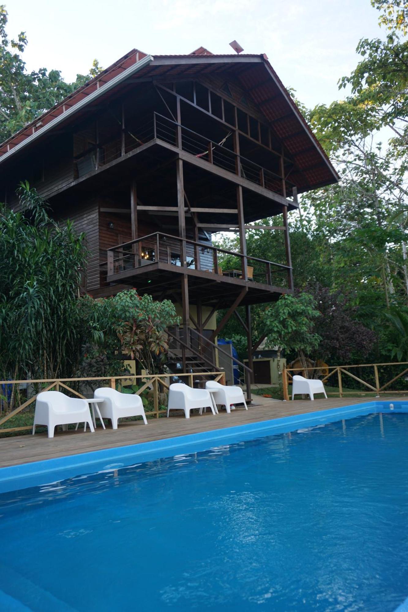Oasis Bluff Couette-café 5*
